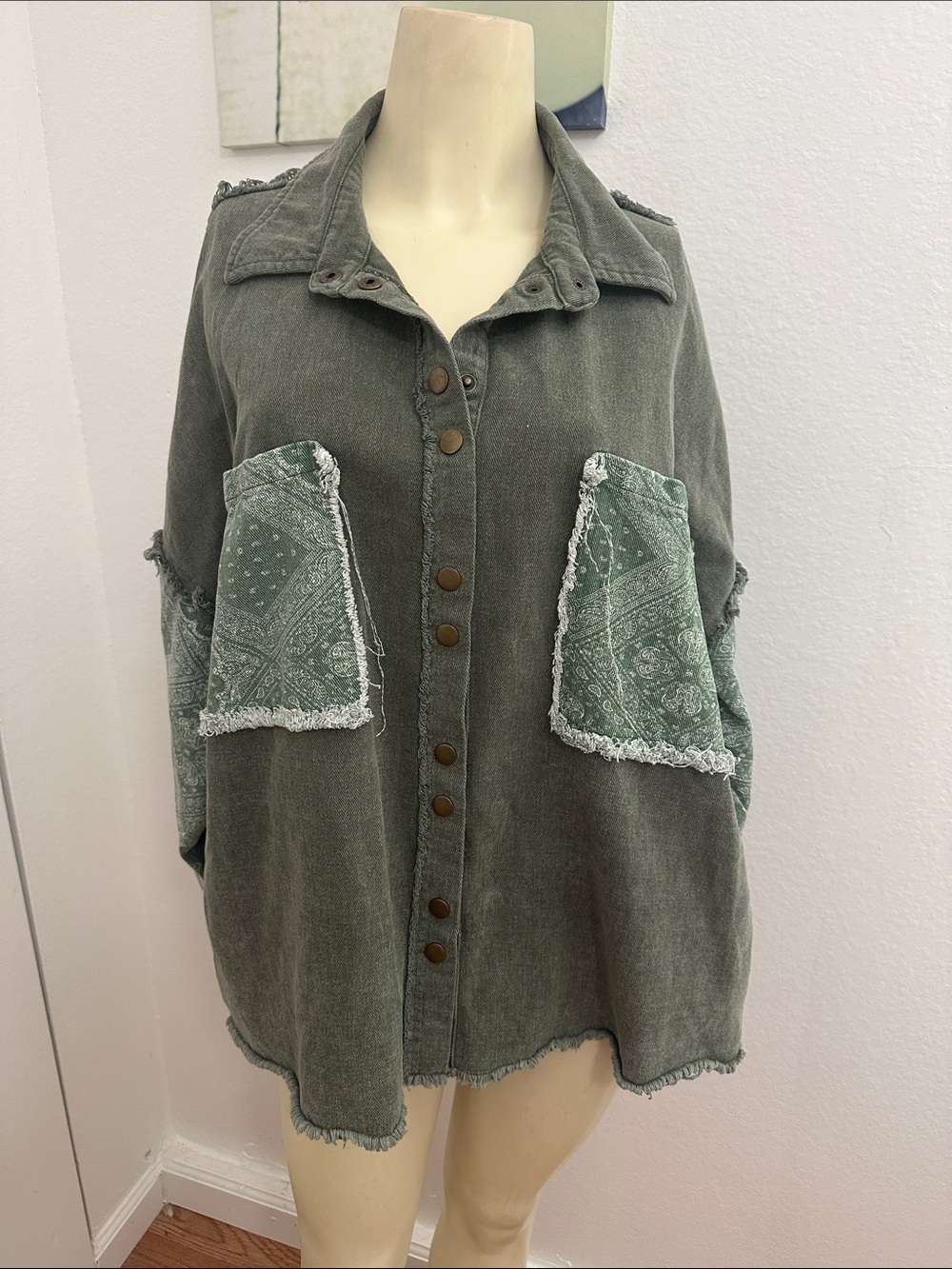 Oli & Hali 100% Cotton Jacket
Green Patchwork Oversized
Hippie Boho Grunge S